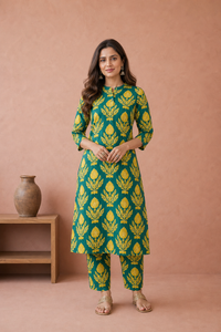 Green Pure Cotton Kurta and Pants