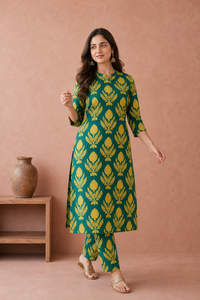 Green Pure Cotton Kurta and Pants